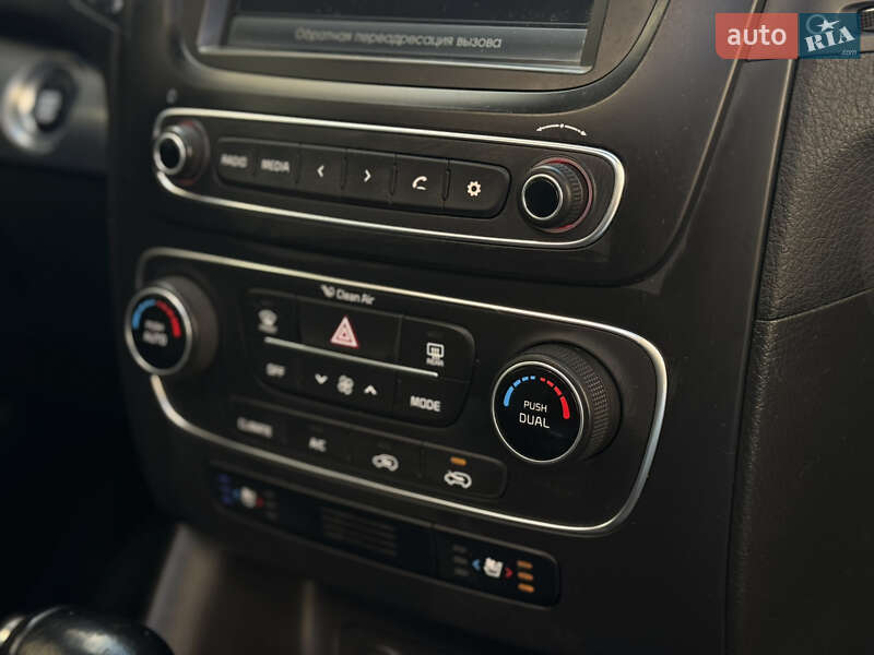 Внедорожник / Кроссовер Kia Sorento 2012 в Ивано-Франковске