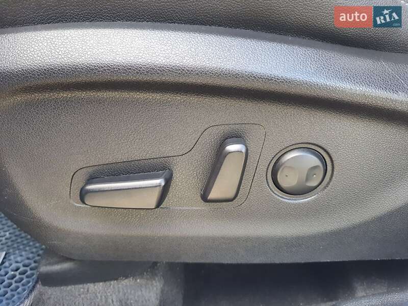 Позашляховик / Кросовер Kia Sorento 2015 в Ізмаїлі