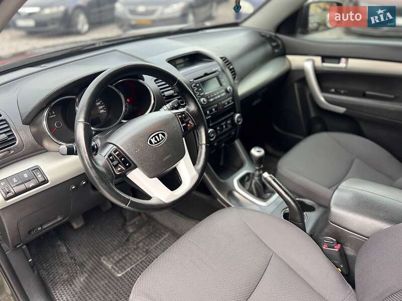 Внедорожник / Кроссовер Kia Sorento 2010 в Харькове фото 5 Внедорожник / Кроссовер Kia Sorento 2010 в Харькове