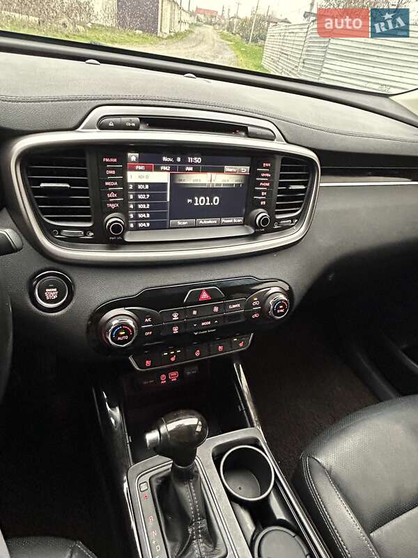 Внедорожник / Кроссовер Kia Sorento 2015 в Одессе