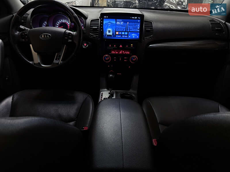 Позашляховик / Кросовер Kia Sorento 2011 в Миколаєві