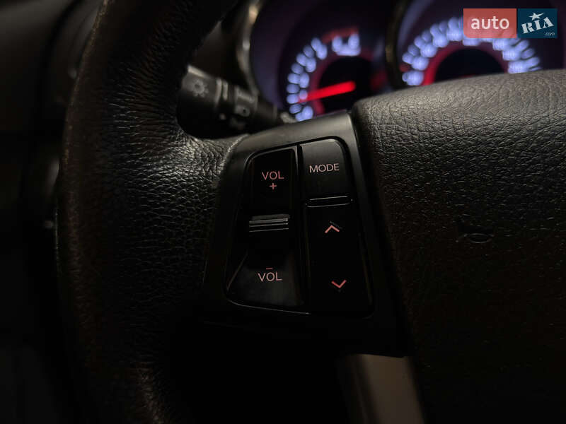 Позашляховик / Кросовер Kia Sorento 2011 в Миколаєві