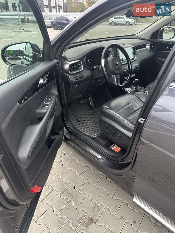 Позашляховик / Кросовер Kia Sorento 2015 в Києві фото 34 Позашляховик / Кросовер Kia Sorento 2015 в Києві
