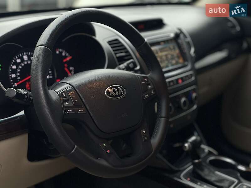Позашляховик / Кросовер Kia Sorento 2013 в Дніпрі