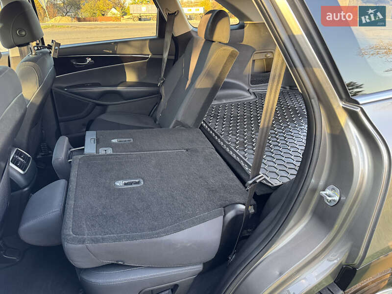 Позашляховик / Кросовер Kia Sorento 2016 в Дніпрі