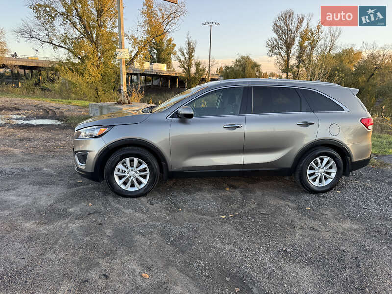 Позашляховик / Кросовер Kia Sorento 2016 в Дніпрі