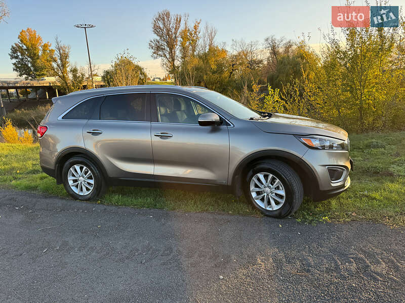 Позашляховик / Кросовер Kia Sorento 2016 в Дніпрі