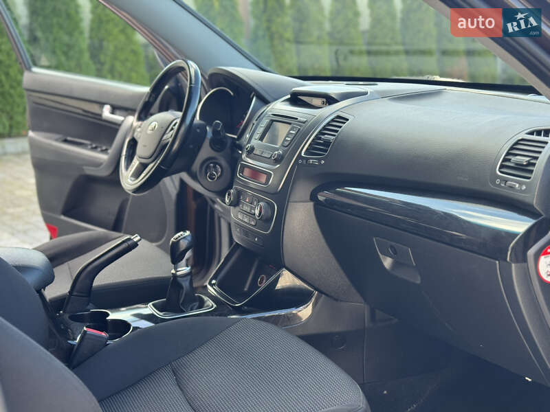 Внедорожник / Кроссовер Kia Sorento 2013 в Дрогобыче фото 20 Внедорожник / Кроссовер Kia Sorento 2013 в Дрогобыче