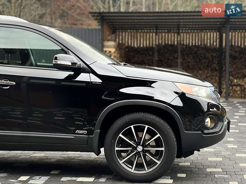 Позашляховик / Кросовер Kia Sorento 2012 в Ужгороді