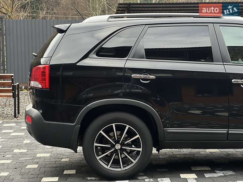 Позашляховик / Кросовер Kia Sorento 2012 в Ужгороді