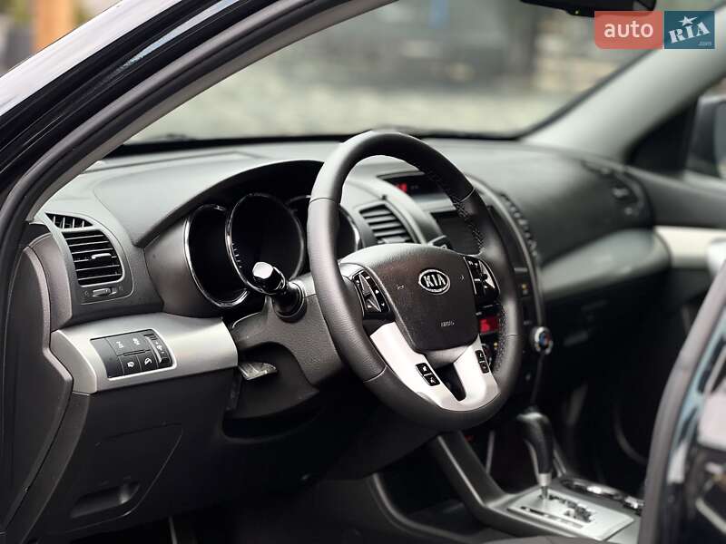 Позашляховик / Кросовер Kia Sorento 2012 в Ужгороді