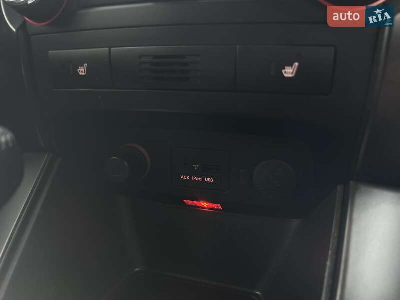 Позашляховик / Кросовер Kia Sorento 2012 в Ужгороді