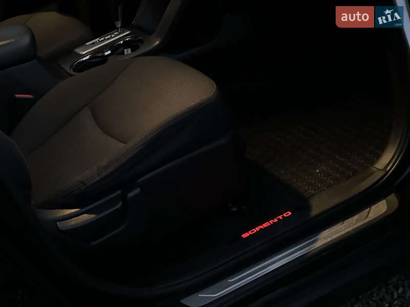 Позашляховик / Кросовер Kia Sorento 2012 в Ужгороді