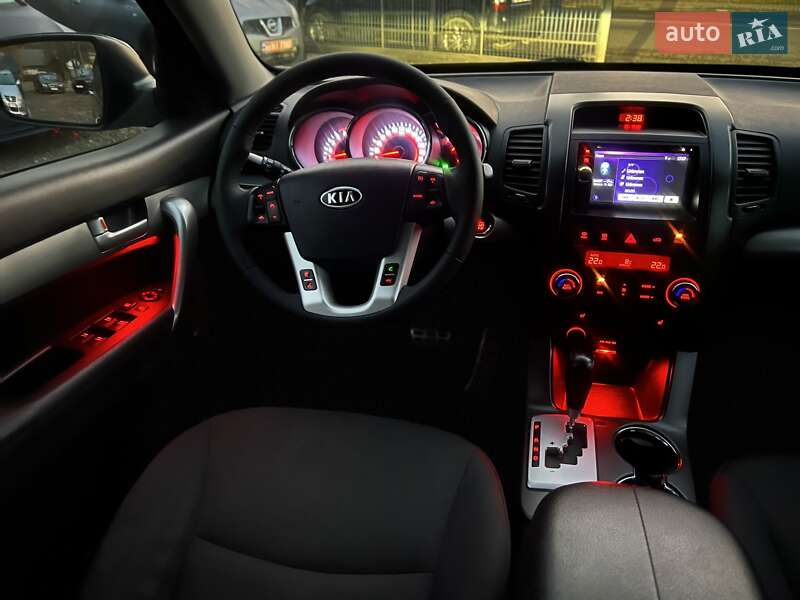 Позашляховик / Кросовер Kia Sorento 2012 в Ужгороді