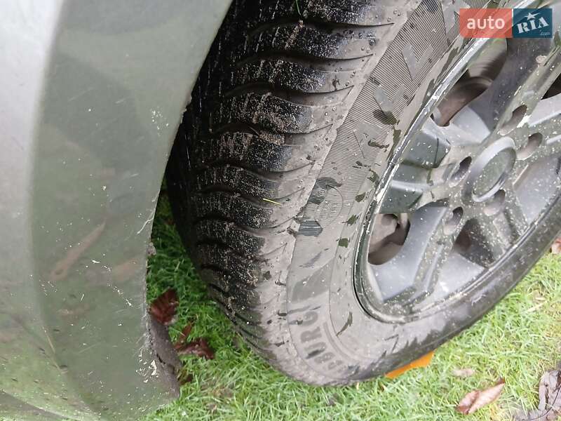 Позашляховик / Кросовер Kia Sorento 2002 в Добропіллі