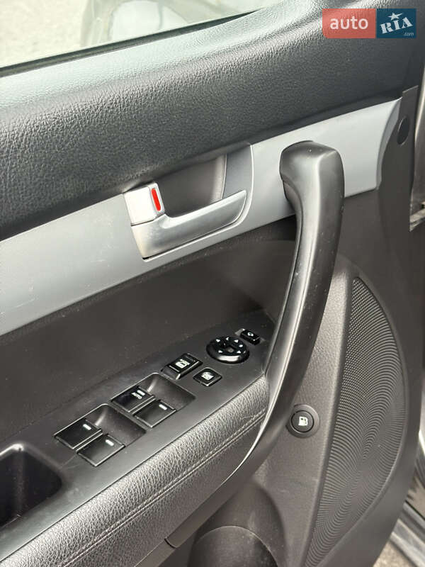 Позашляховик / Кросовер Kia Sorento 2013 в Львові фото 13 Позашляховик / Кросовер Kia Sorento 2013 в Львові