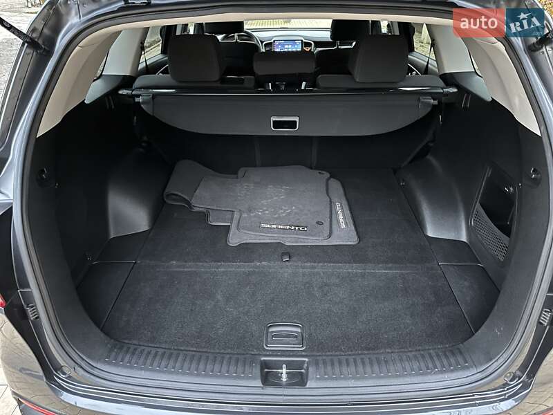 Позашляховик / Кросовер Kia Sorento 2017 в Одесі фото 68 Позашляховик / Кросовер Kia Sorento 2017 в Одесі