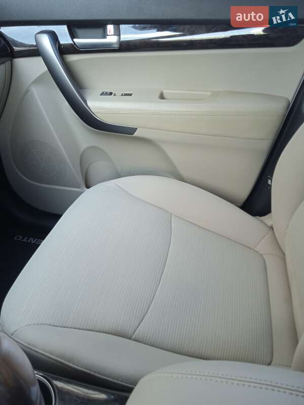Позашляховик / Кросовер Kia Sorento 2013 в Львові фото 36 Позашляховик / Кросовер Kia Sorento 2013 в Львові