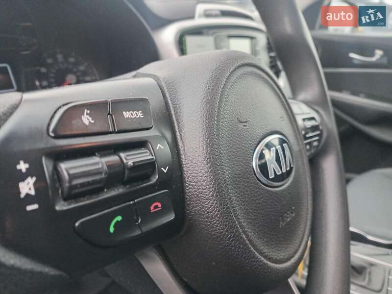 Внедорожник / Кроссовер Kia Sorento 2015 в Львове фото 12 Внедорожник / Кроссовер Kia Sorento 2015 в Львове