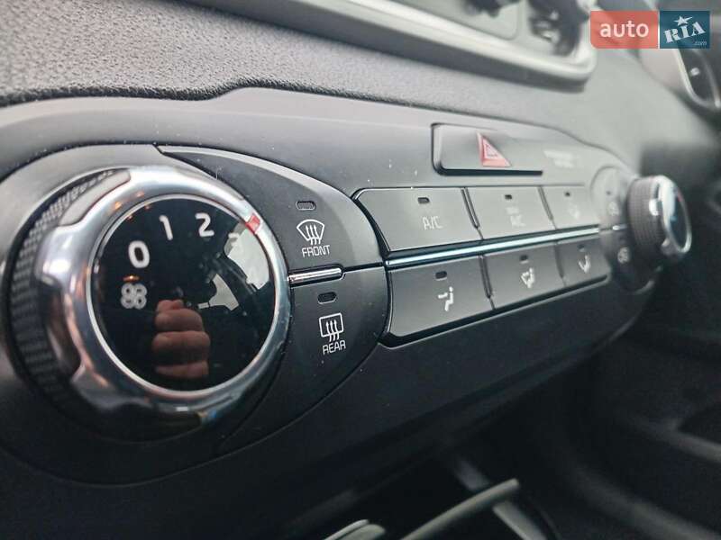 Внедорожник / Кроссовер Kia Sorento 2015 в Львове фото 16 Внедорожник / Кроссовер Kia Sorento 2015 в Львове