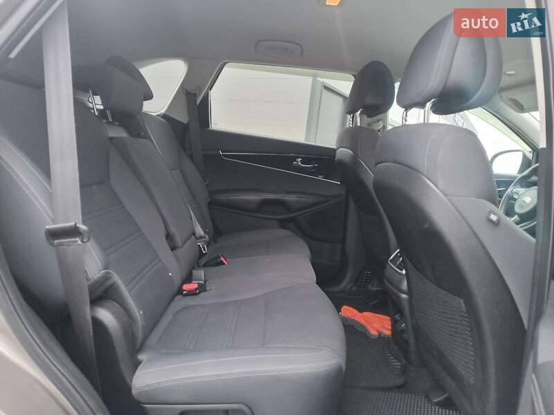 Внедорожник / Кроссовер Kia Sorento 2015 в Львове фото 26 Внедорожник / Кроссовер Kia Sorento 2015 в Львове