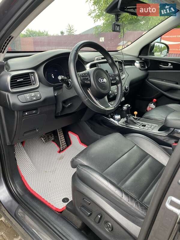 Внедорожник / Кроссовер Kia Sorento 2016 в Луцке фото 4 Внедорожник / Кроссовер Kia Sorento 2016 в Луцке
