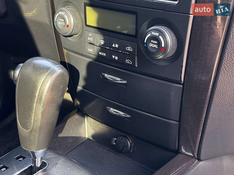 Позашляховик / Кросовер Kia Sorento 2008 в Києві