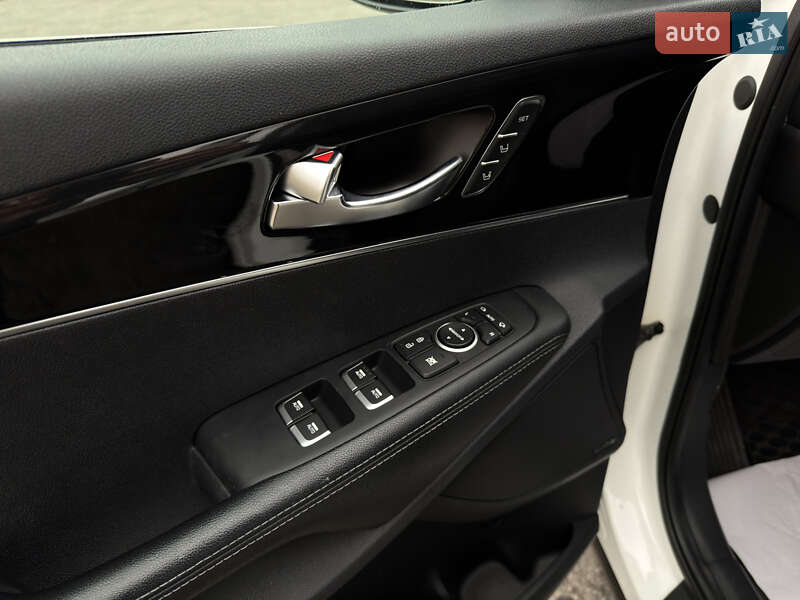 Внедорожник / Кроссовер Kia Sorento 2015 в Радивилове фото 29 Внедорожник / Кроссовер Kia Sorento 2015 в Радивилове