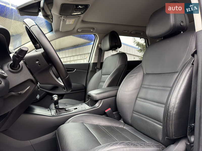 Внедорожник / Кроссовер Kia Sorento 2015 в Радивилове фото 34 Внедорожник / Кроссовер Kia Sorento 2015 в Радивилове