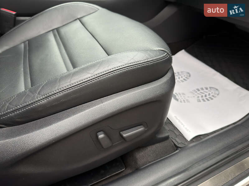 Внедорожник / Кроссовер Kia Sorento 2015 в Радивилове фото 37 Внедорожник / Кроссовер Kia Sorento 2015 в Радивилове