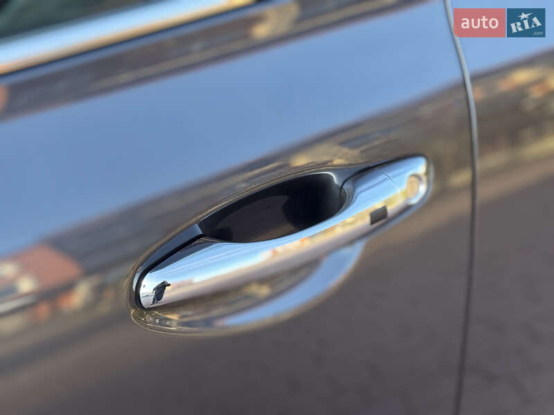 Позашляховик / Кросовер Kia Sorento 2016 в Стрию