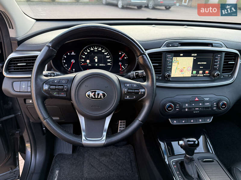 Позашляховик / Кросовер Kia Sorento 2016 в Стрию