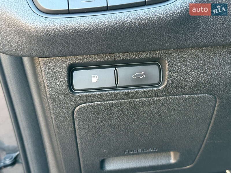 Позашляховик / Кросовер Kia Sorento 2016 в Стрию