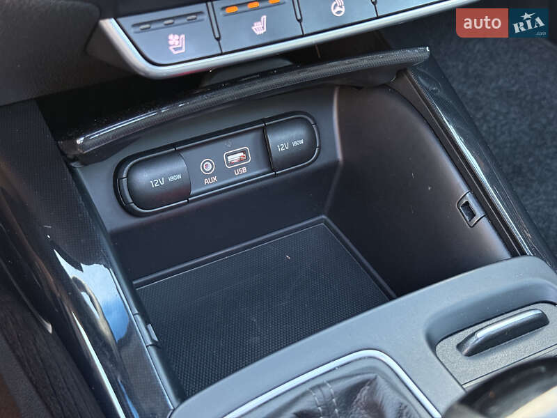 Позашляховик / Кросовер Kia Sorento 2016 в Стрию