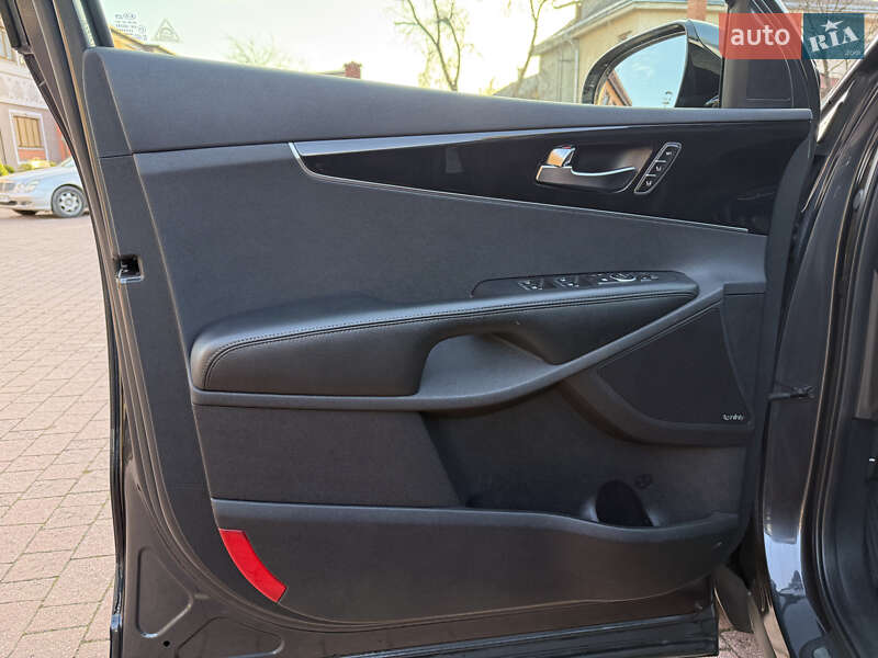 Позашляховик / Кросовер Kia Sorento 2016 в Стрию