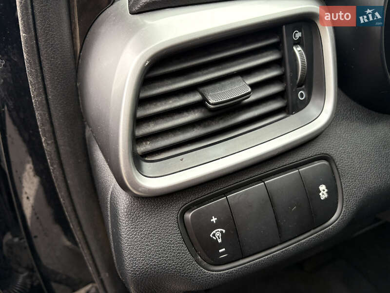 Позашляховик / Кросовер Kia Sorento 2016 в Володимирі