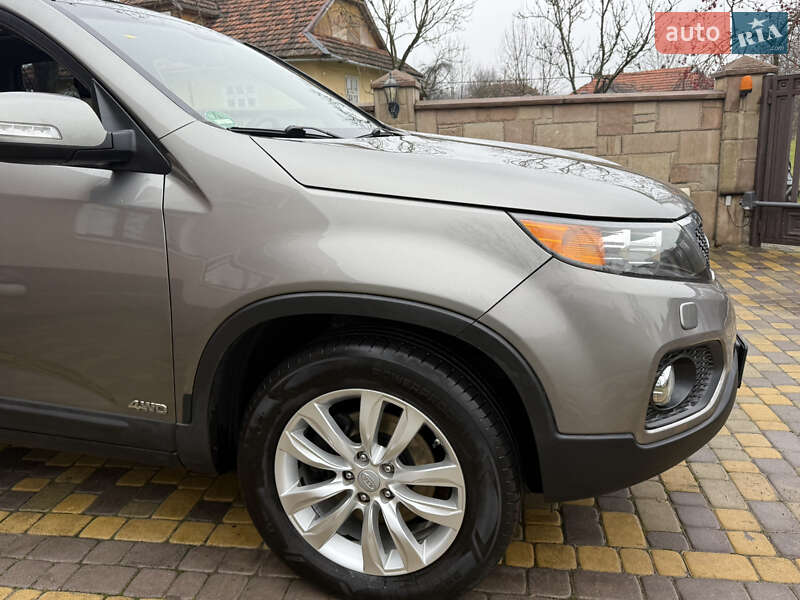 Позашляховик / Кросовер Kia Sorento 2010 в Коломиї