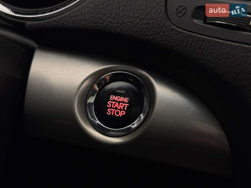 Позашляховик / Кросовер Kia Sorento 2012 в Радивиліві