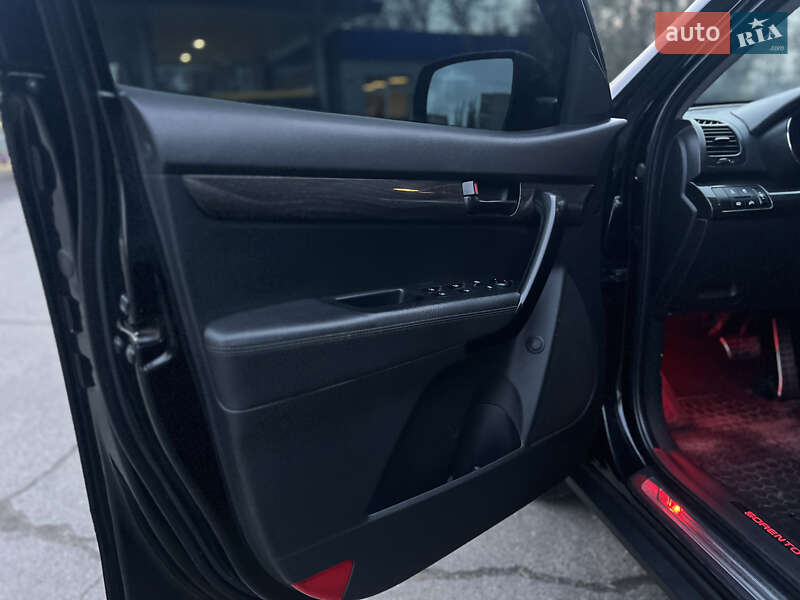 Внедорожник / Кроссовер Kia Sorento 2012 в Николаеве