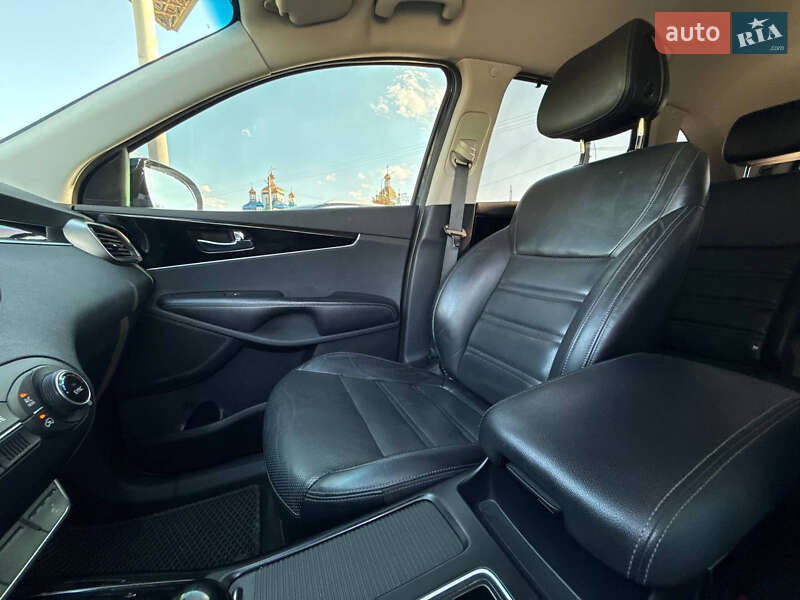 Внедорожник / Кроссовер Kia Sorento 2015 в Кривом Роге