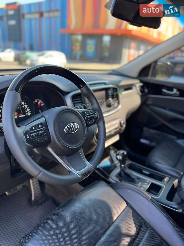 Внедорожник / Кроссовер Kia Sorento 2015 в Кривом Роге