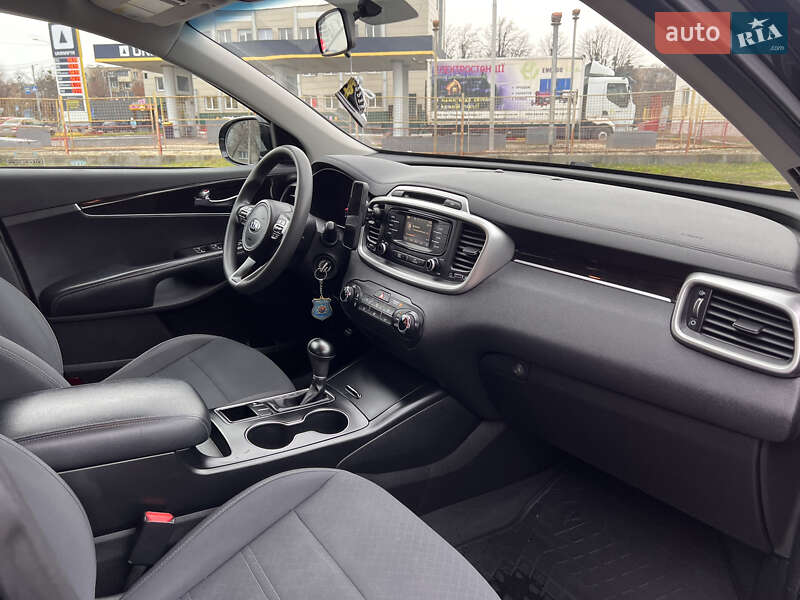 Позашляховик / Кросовер Kia Sorento 2017 в Харкові фото 7 Позашляховик / Кросовер Kia Sorento 2017 в Харкові