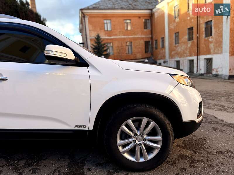 Внедорожник / Кроссовер Kia Sorento 2010 в Кременце