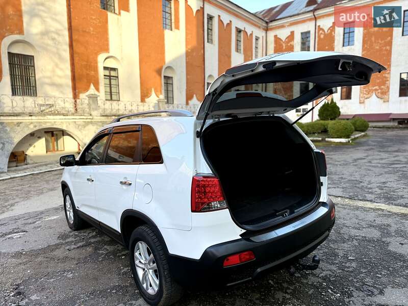 Внедорожник / Кроссовер Kia Sorento 2010 в Кременце