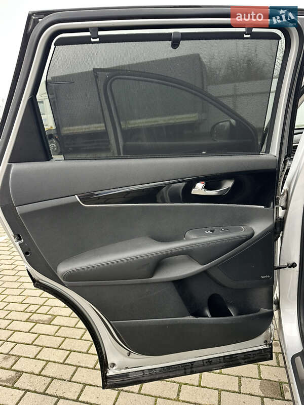 Внедорожник / Кроссовер Kia Sorento 2016 в Дубно