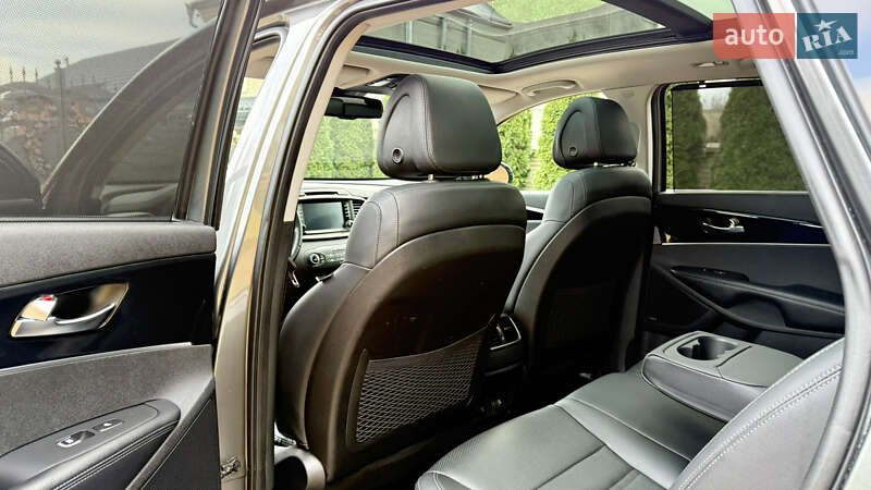 Внедорожник / Кроссовер Kia Sorento 2015 в Черновцах