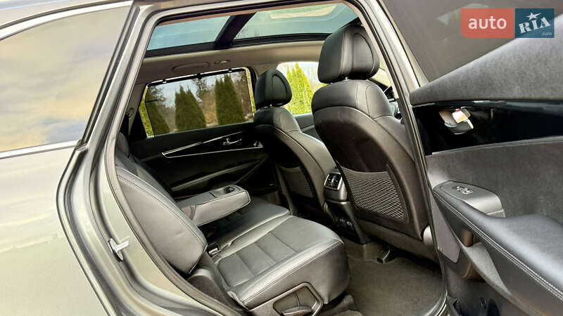 Внедорожник / Кроссовер Kia Sorento 2015 в Черновцах