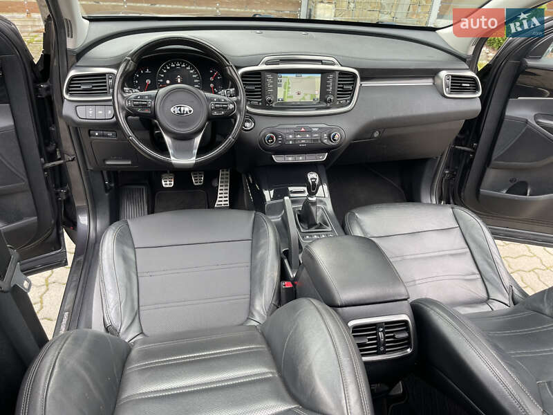 Внедорожник / Кроссовер Kia Sorento 2017 в Стрые