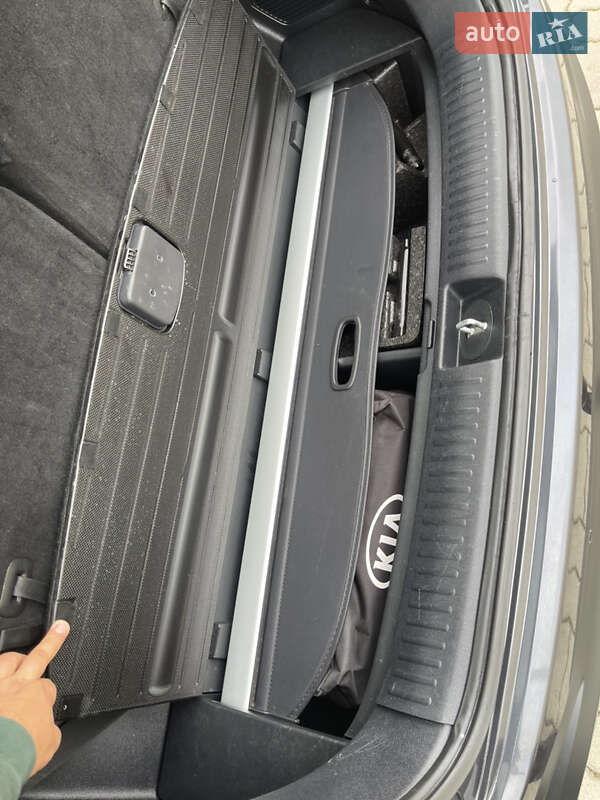 Внедорожник / Кроссовер Kia Sorento 2017 в Стрые