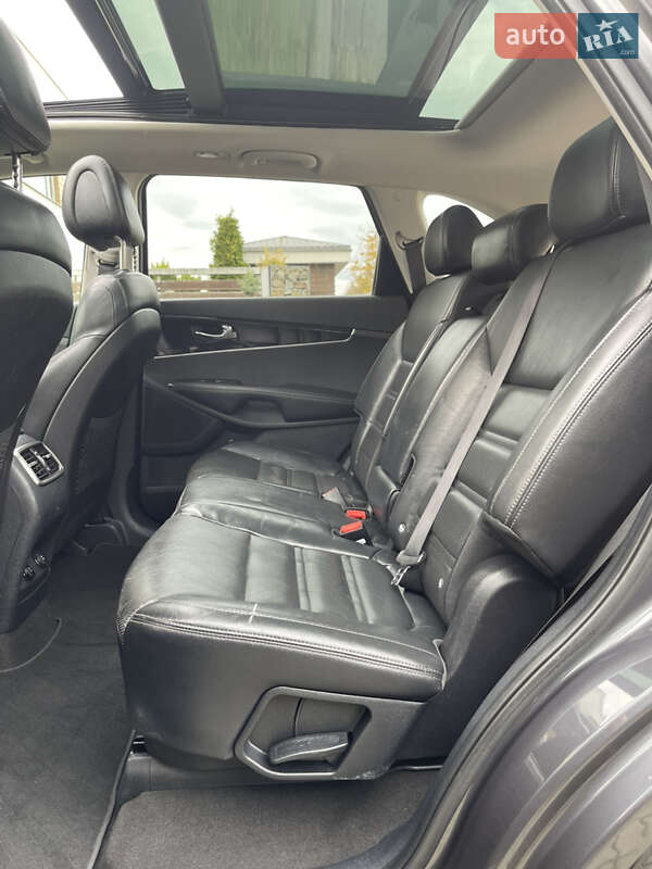 Внедорожник / Кроссовер Kia Sorento 2017 в Стрые